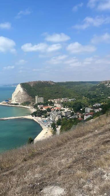 Spacious Fully Furnished Studio In Kavarna Apart Hotel エクステリア 写真