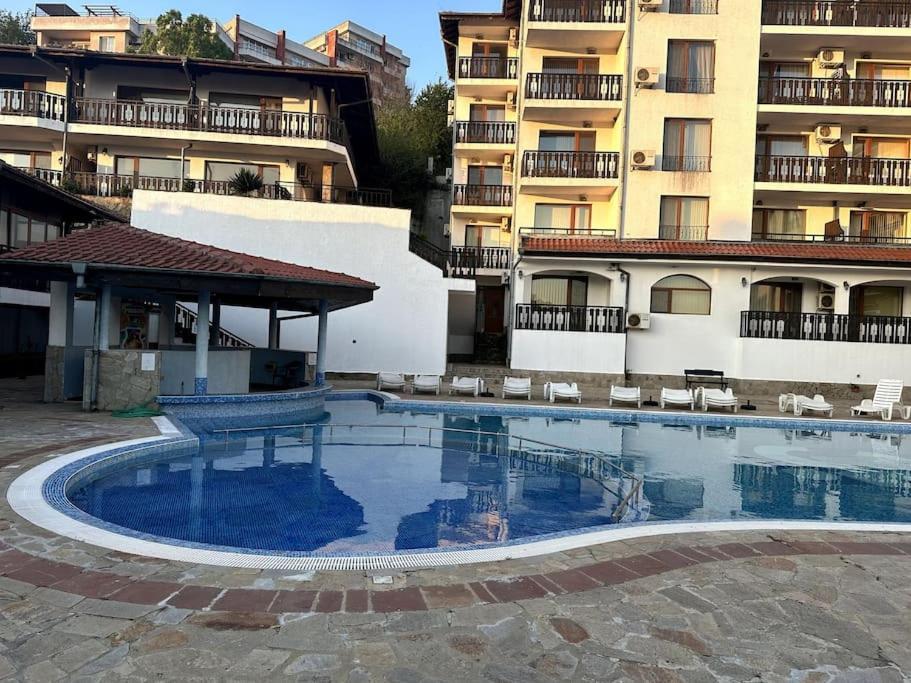 Spacious Fully Furnished Studio In Kavarna Apart Hotel エクステリア 写真