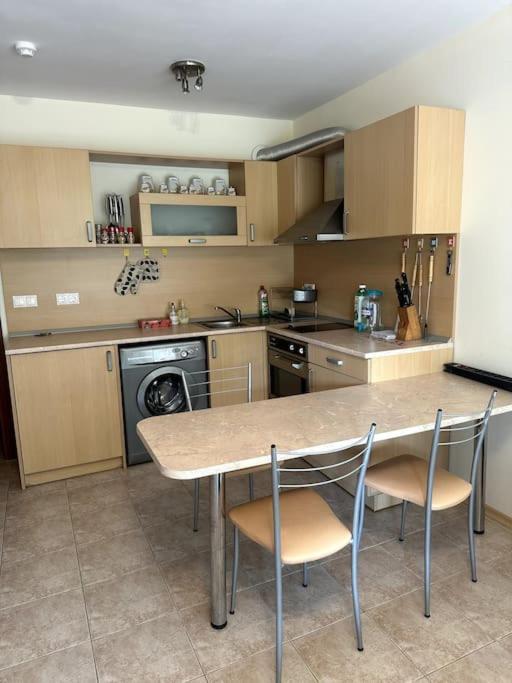 Spacious Fully Furnished Studio In Kavarna Apart Hotel エクステリア 写真
