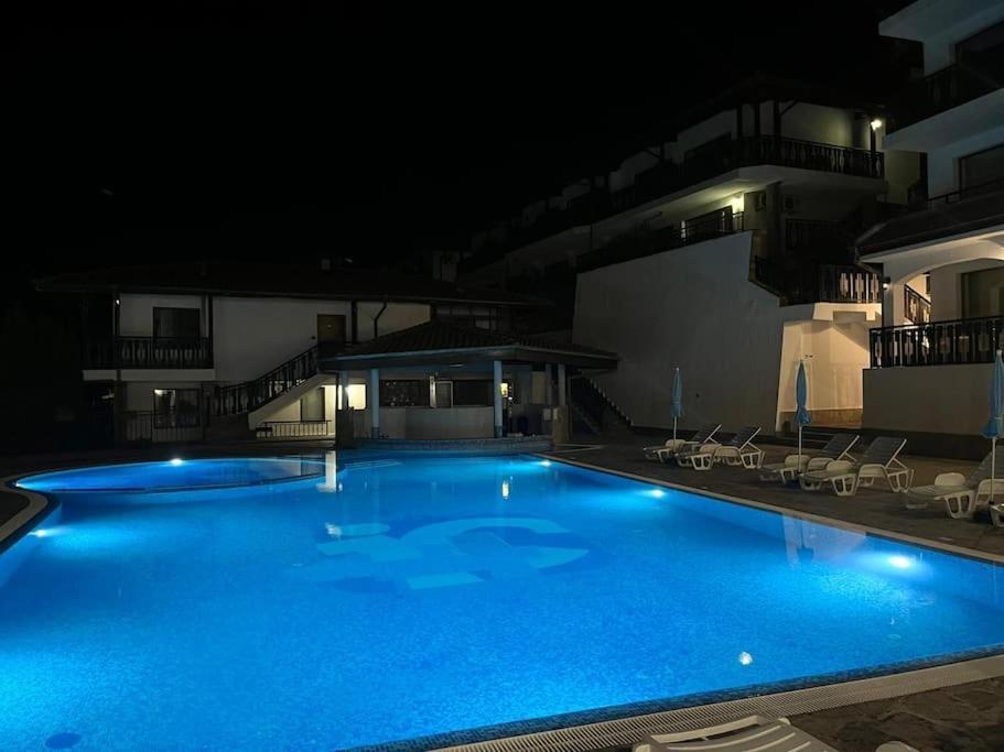 Spacious Fully Furnished Studio In Kavarna Apart Hotel エクステリア 写真